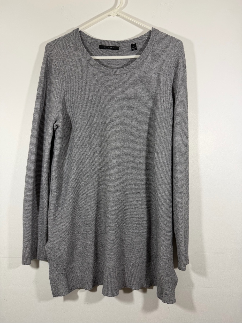 Cyrus Women’s Long Sleeve Heather Gray Knit Tunic